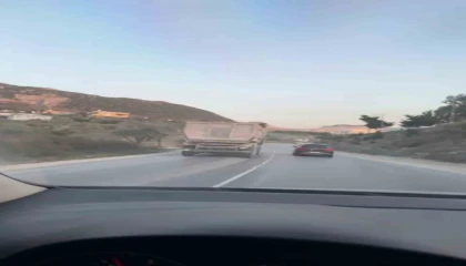 120 kilometre hızla otomobil sollayan hafriyat kamyonuna cezai işlem uygulandı