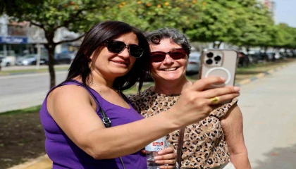 Açan portakal çiçeklerinin mis kokusu Adanayı sardı