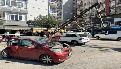 Adanada zincirleme trafik kazası: 2 yaralı