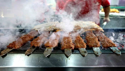 Adanalılar Ramazanda da kebaptan vazgeçmiyor