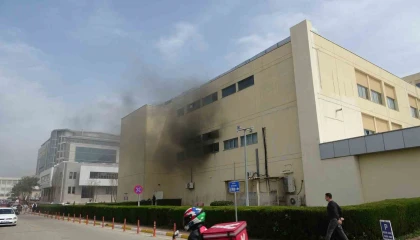 Akdeniz Üniversitesi Tıp Fakültesi Hastanesinde yangında tahliyeler devam ediyor