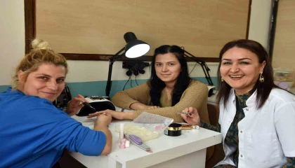 AKMEKte güzellik uzmanı yetişiyor