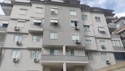 Alanyada 4. kattan düşen kadın hayatını kaybetti