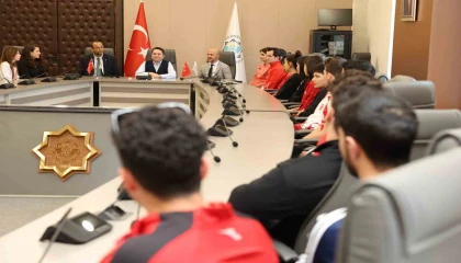 ALKÜlü derece yapan sporcular Rektör Türkdoğan ile buluştu