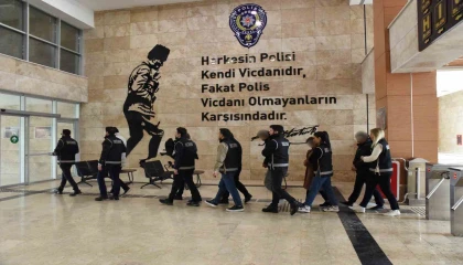 Antalyada irtikap ve nitelikli dolandırıcılık suçundan 8 şüpheliden 4ü tutuklandı