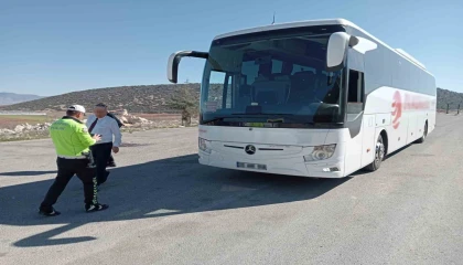 Antalyada trafik denetimleri sıklaştırıldı, 59 bin araç ve sürücü kontrol edildi