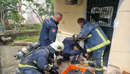 Babasına kızıp evi yakmak istedi