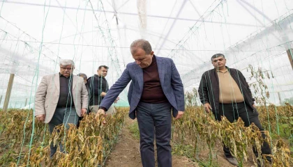 Başkan Seçer, zirai dondan etkilenen çiftçilerle bira araya geldi