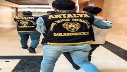 Başkomiser ve savcı yalanıyla yarım milyon lira dolandırdılar