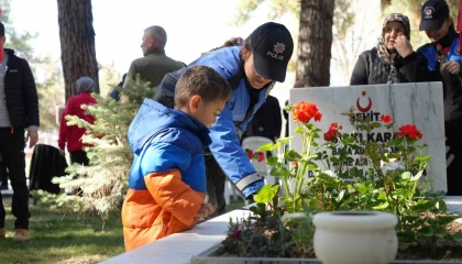Burdurda 18 Mart Şehitleri Anma ve Çanakkale Deniz Zaferinin 110. yıl dönümü için tören düzenlendi