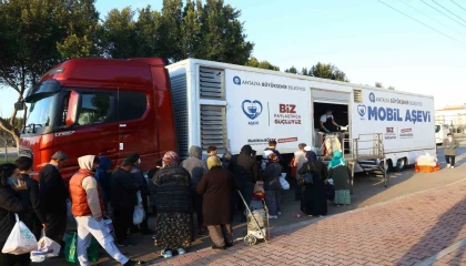 Büyükşehirden Ramazan ayının ilk gününde sıcak yemek ikramı