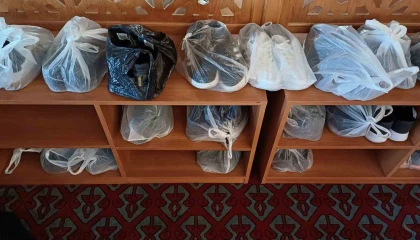 Camide hem hijyene uyuluyor hem de hırsızlara karşı poşetli önlem alınıyor