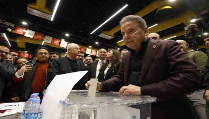 CHP Antalyada Cumhurbaşkanı adayını belirlemek için oy verme işlemi devam ediyor