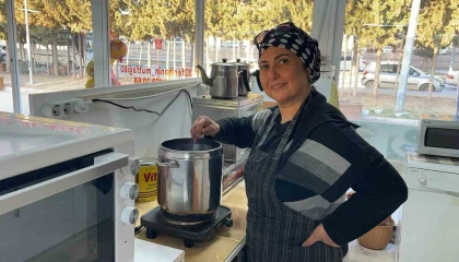 Depremde evi ve işyeri yıkıldı konteyner çarşıda hayata sıfırdan başladı