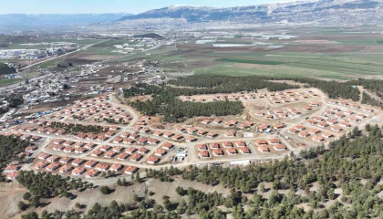 Depremden sonra köyler yeniden kuruluyor, modern evler dikkat çekiyor