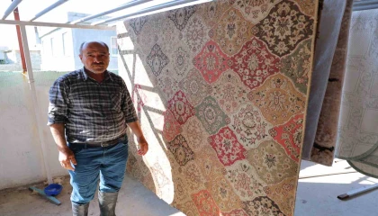 Depremin üzerinden 2 yıl geçti: Yıkamacıda kalan halılar, sahiplerinin hayrına ihtiyaç sahiplerine verildi