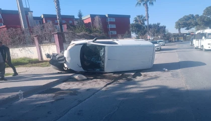 Devrilen aracın sürücüsü yaralı kurtuldu
