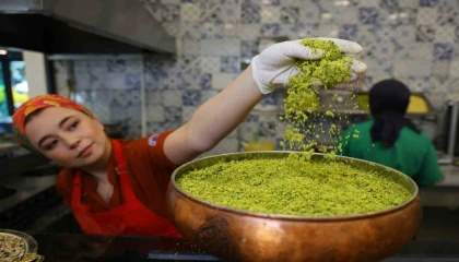 Dikkat: Ucuz fıstıklı diye satılan tatlı ıspanaklı bile olabilir