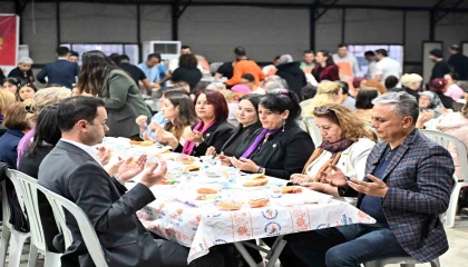 Dünya Kadınlar Gününde kadınlar aynı sofrada buluştu