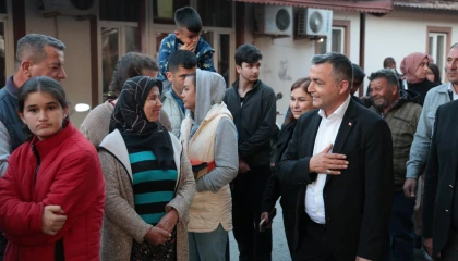 Erkekler hamur açıyor, kadınlar iş hayatına adım atıyor