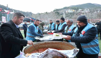 Fekede 2 bin kişi iftarda buluştu