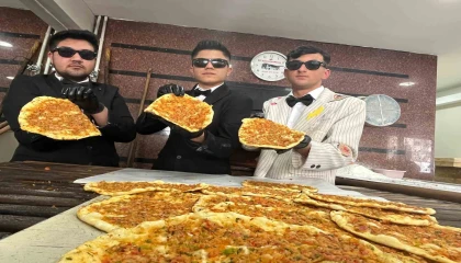 Film çekimi değil: Bunlar da takım elbiseli fırıncılar