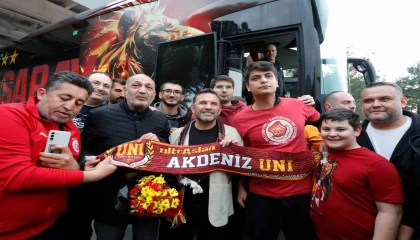 Galatasaray, Antalyada sevgi gösterileri ile karşılandı
