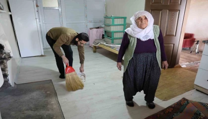 Gönüllere dokunan imam, yaşlı ve engellilerin evlerini yeniledi