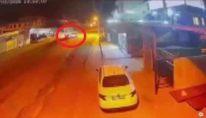 Hatayda 2 kişinin yaralandığı kaza kamerada