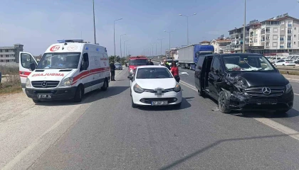 İki araç çarpıştı, sürücüler hastaneye gitmedi