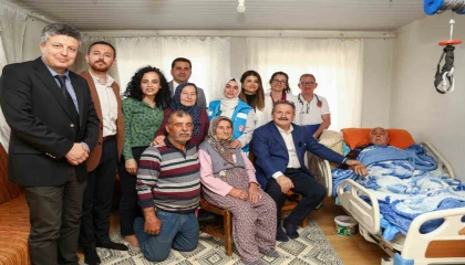 İl Sağlık Müdüründen yaşlı çifte anlamlı ziyaret