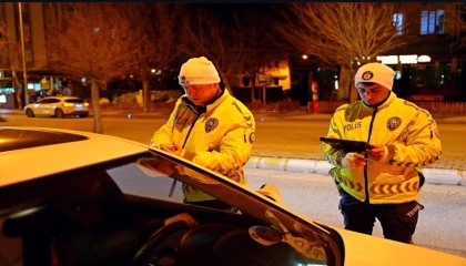 Ispartada 1 saatte 10 araç ve sürüsüne idari para cezası kesildi