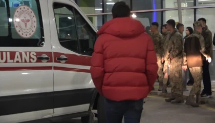 Ispartada askeri kışlada eğitim gören Somali uyruklu askerler arasında maç kavgası: 24 yaralı