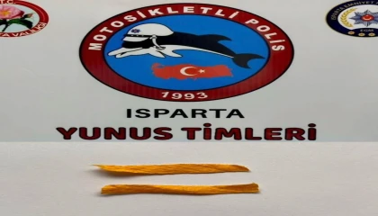 Ispartada uyuşturucu bulunduran 2 şüpheliye gözaltı