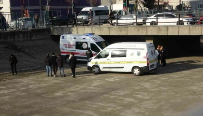 Kanal içerisinde bir genç başından vurulmuş halde bulundu