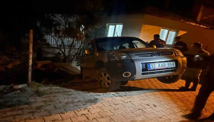 Karacaören Barajında kaçak avcılara suçüstü: Kaçarken araçlarında mahsur kalıp yakalandılar