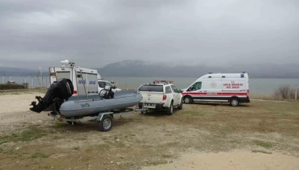 Kayıp adamı bulmak için gölde çalışma başlatıldı