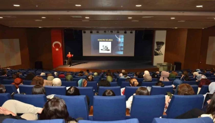 Kepez Belediyesi personeline ‘Etkili İletişim ve Beden Dili Eğitimi