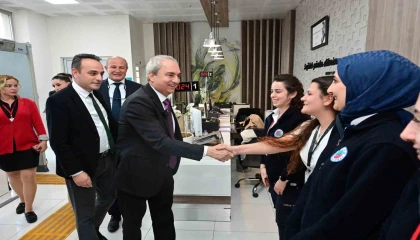 Kocagöz, sağlık çalışanlarının 14 Mart Tıp Bayramını kutladı