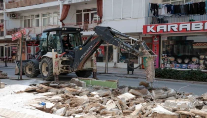 Manavgatta caddeler yenileniyor