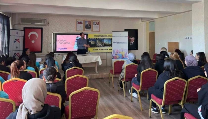 Mersin Kariyer Merkezi, öğrencilere destek oluyor