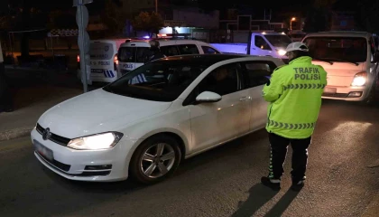 Mersin polisinden 42 ekiple eş zamanlı denetim
