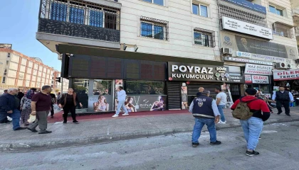 Mersinde bir kuyumcunun müşterilerini dolandırdığı iddiası