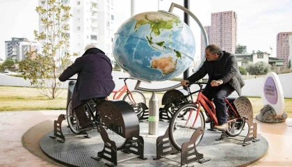 Mersinde emekliler belediye hizmet birimlerini inceledi