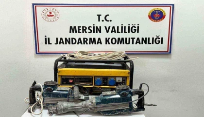 Mersinde kaçak kazı yapan 4 şüpheli yakalandı