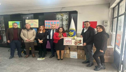 Nevzat Şahin Anadolu Lisesine 3 bin kitap bağışlandı