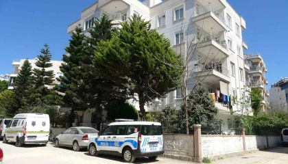 Oğlu tarafından bıçaklanarak öldürüldü