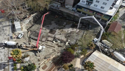 Osmaniyede depremde hasar gören cami yeniden inşa ediliyor