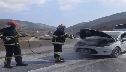 Osmaniyede seyir halindeki otomobil yandı