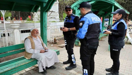 Polisten mezarlıkta sahte hoca avı